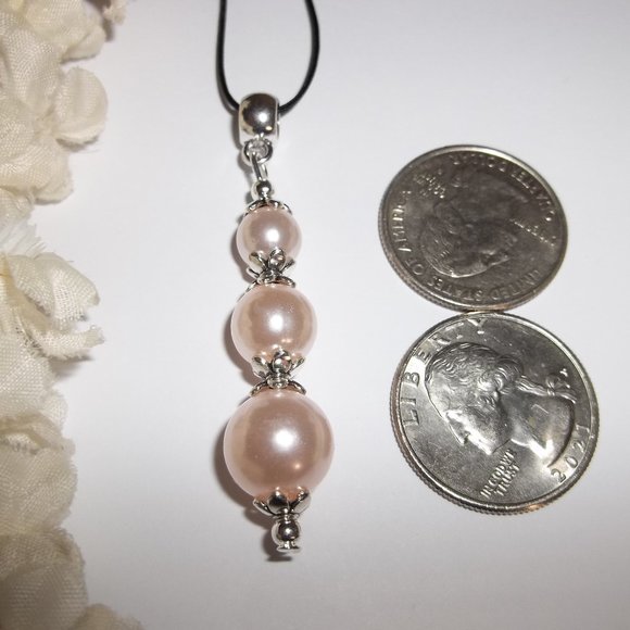 Necklace Pendant Light Blush Pink Faux Pearl Silver Beaded Tie Cord Gift A666 - Picture 3 of 9